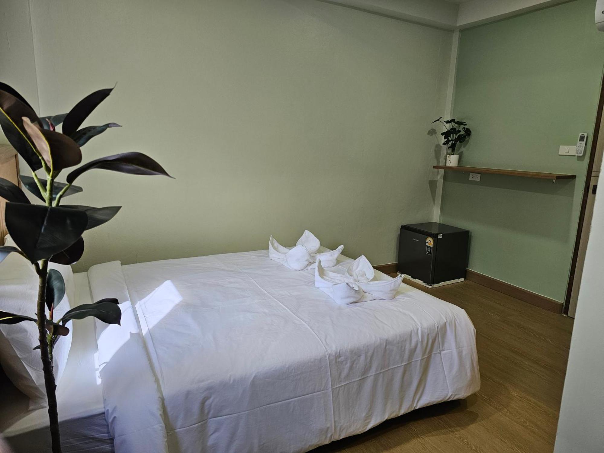 Lub Nai Hostel Patong Szoba fotó
