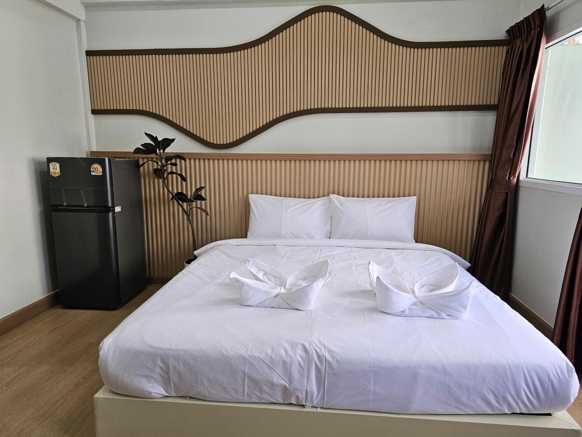 Lub Nai Hostel Patong Kültér fotó