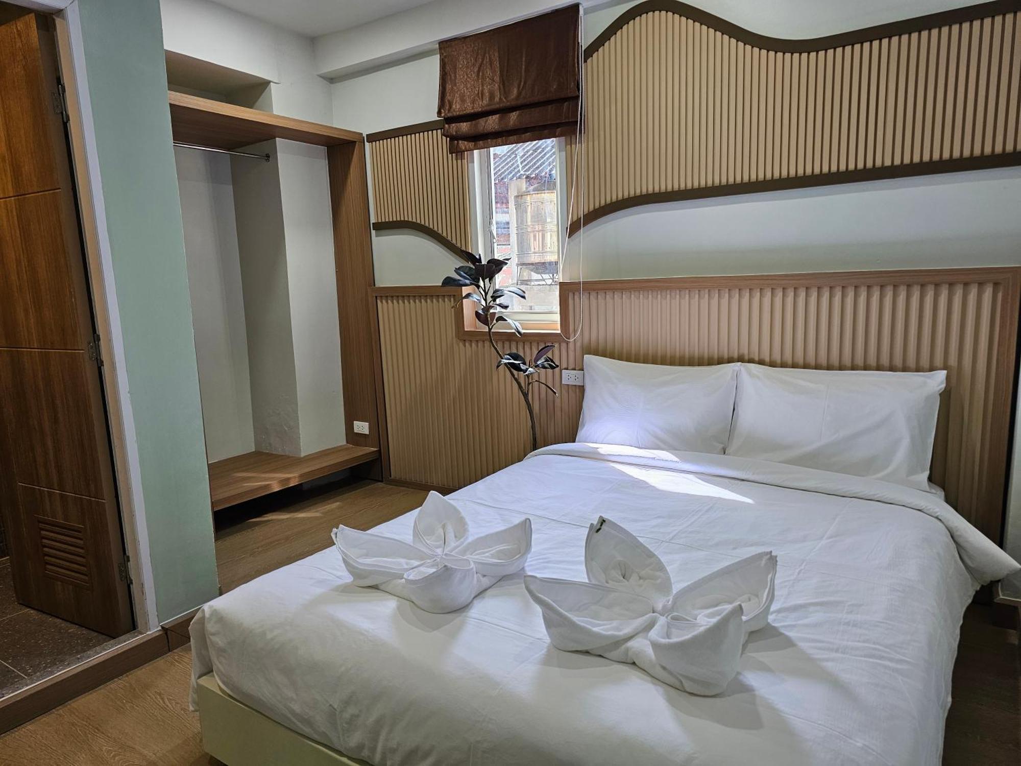 Lub Nai Hostel Patong Kültér fotó