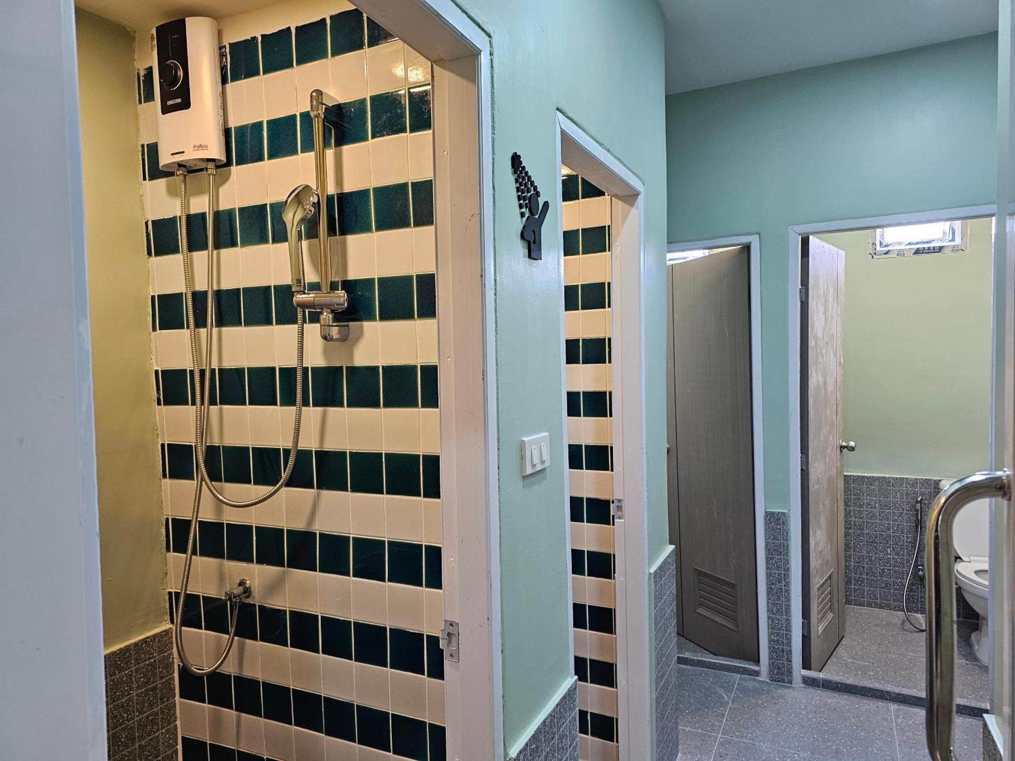 Lub Nai Hostel Patong Szoba fotó