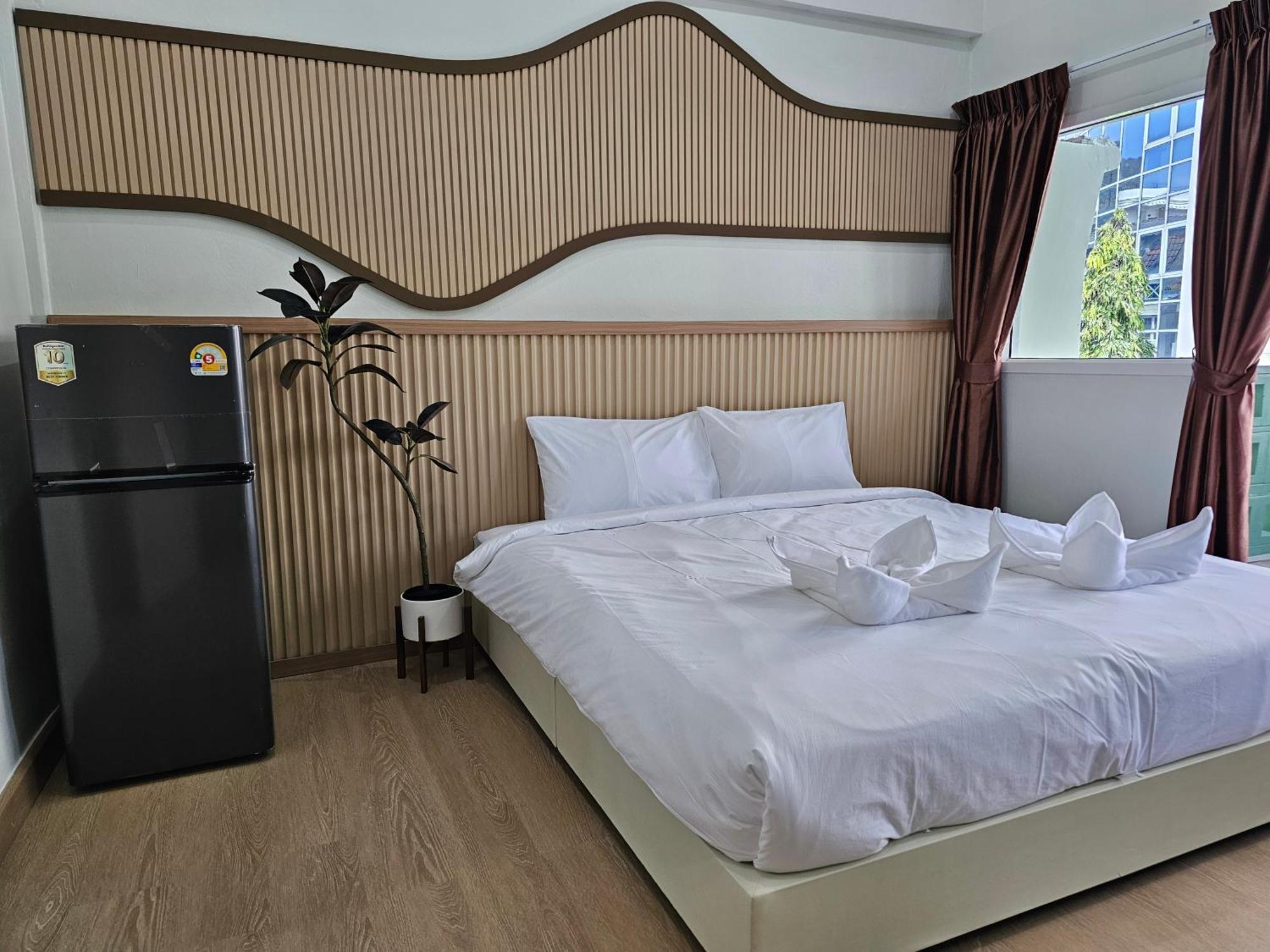 Lub Nai Hostel Patong Kültér fotó