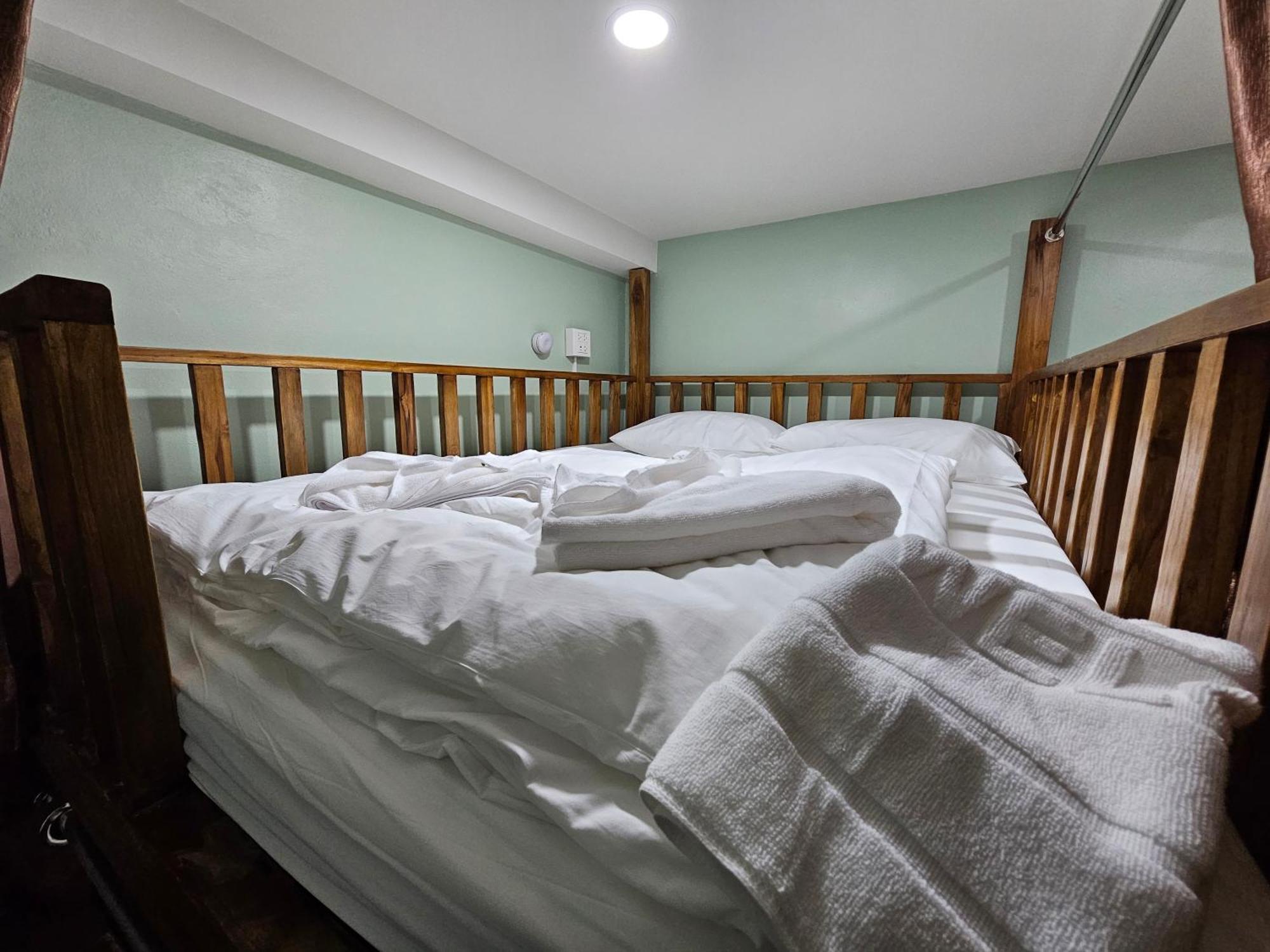 Lub Nai Hostel Patong Kültér fotó
