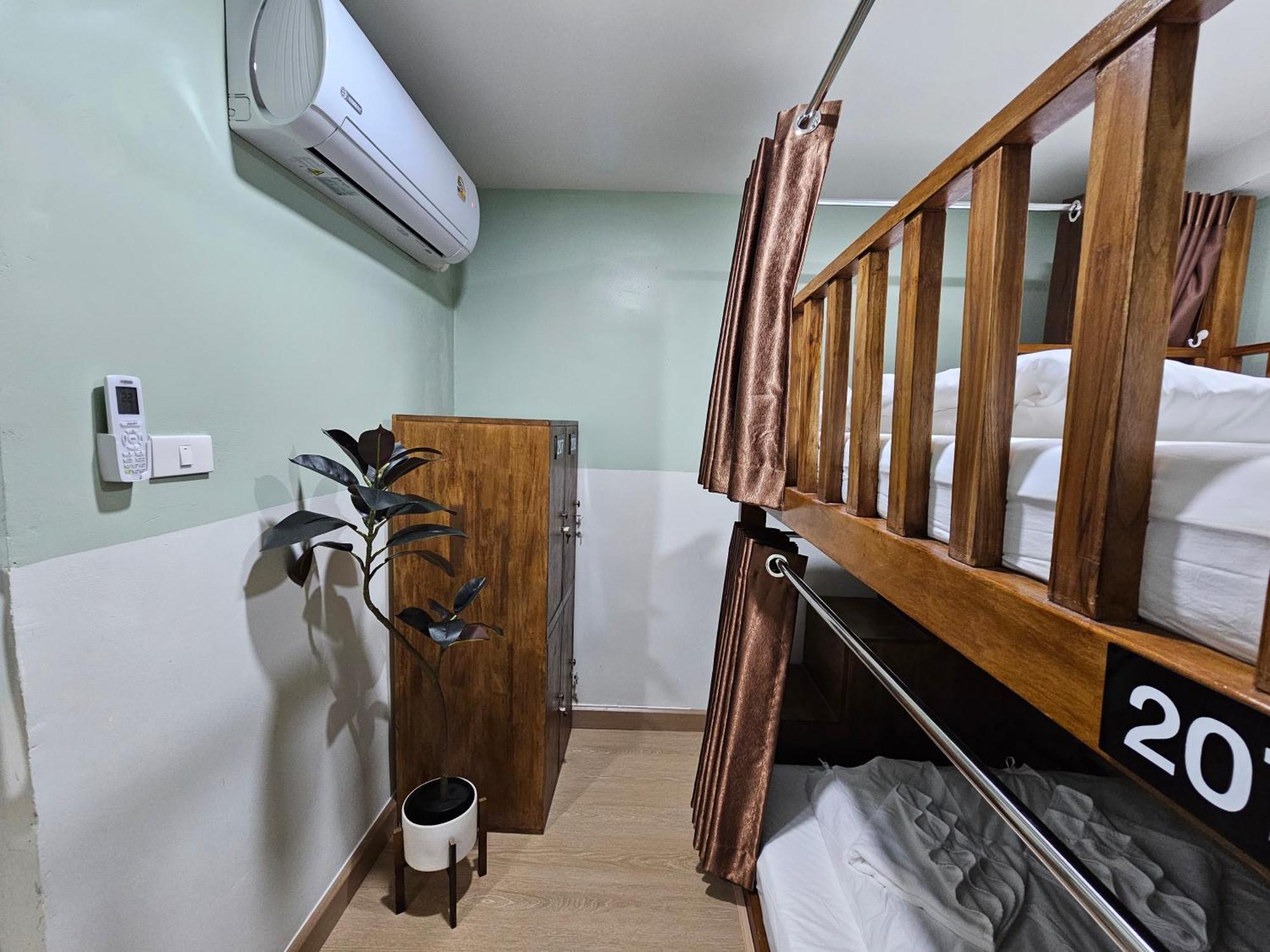 Lub Nai Hostel Patong Kültér fotó