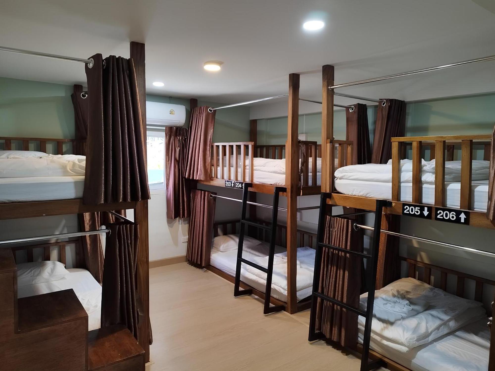 Lub Nai Hostel Patong Kültér fotó